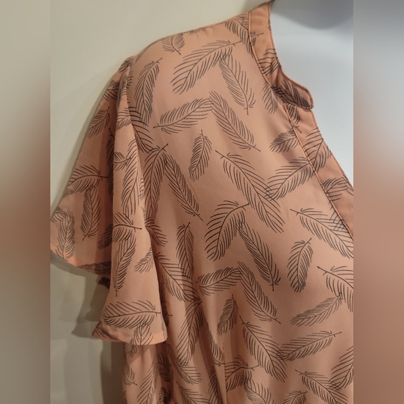 Torrid 3 hi-low top - Picture 6 of 7